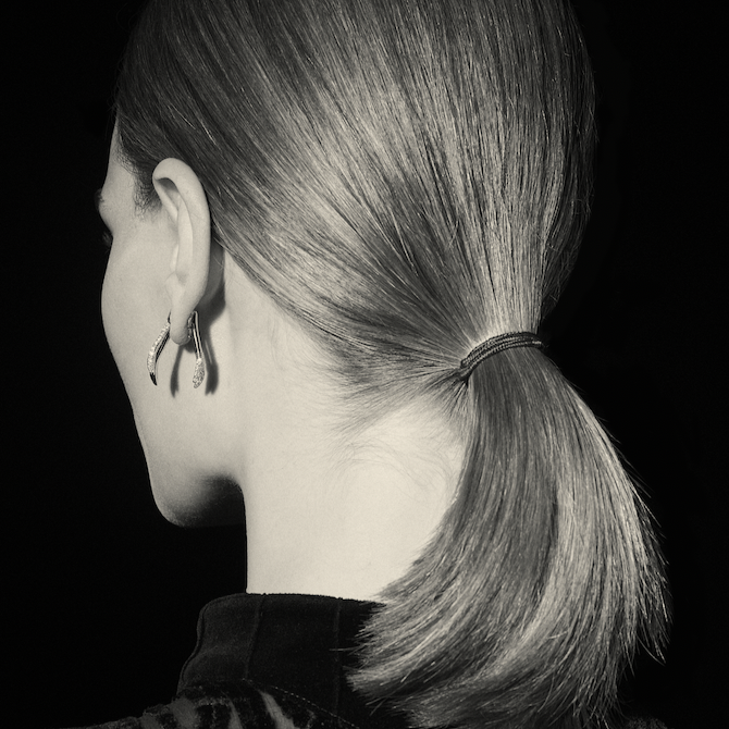 Wishbone mono earring