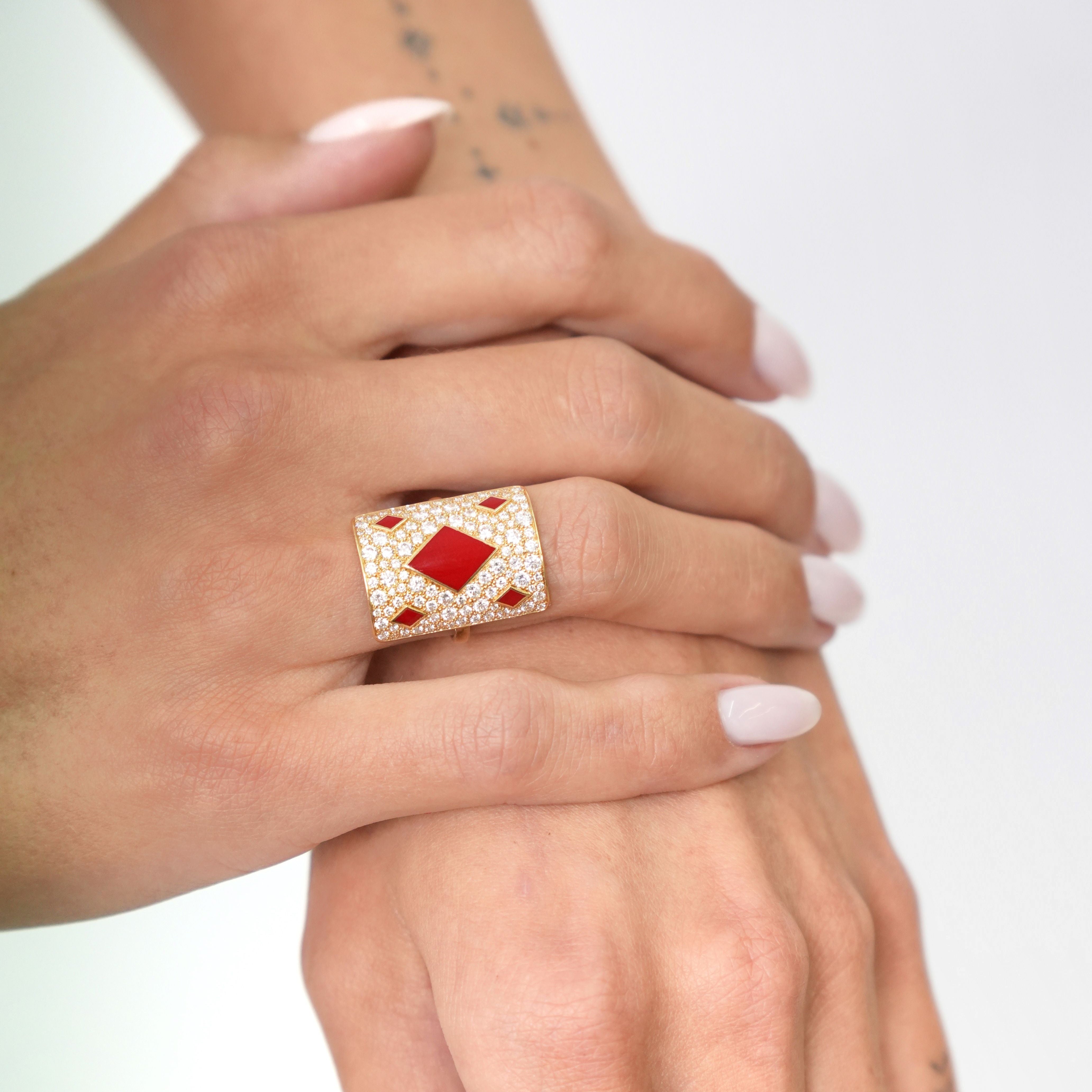 Passion Honneur giant ring
