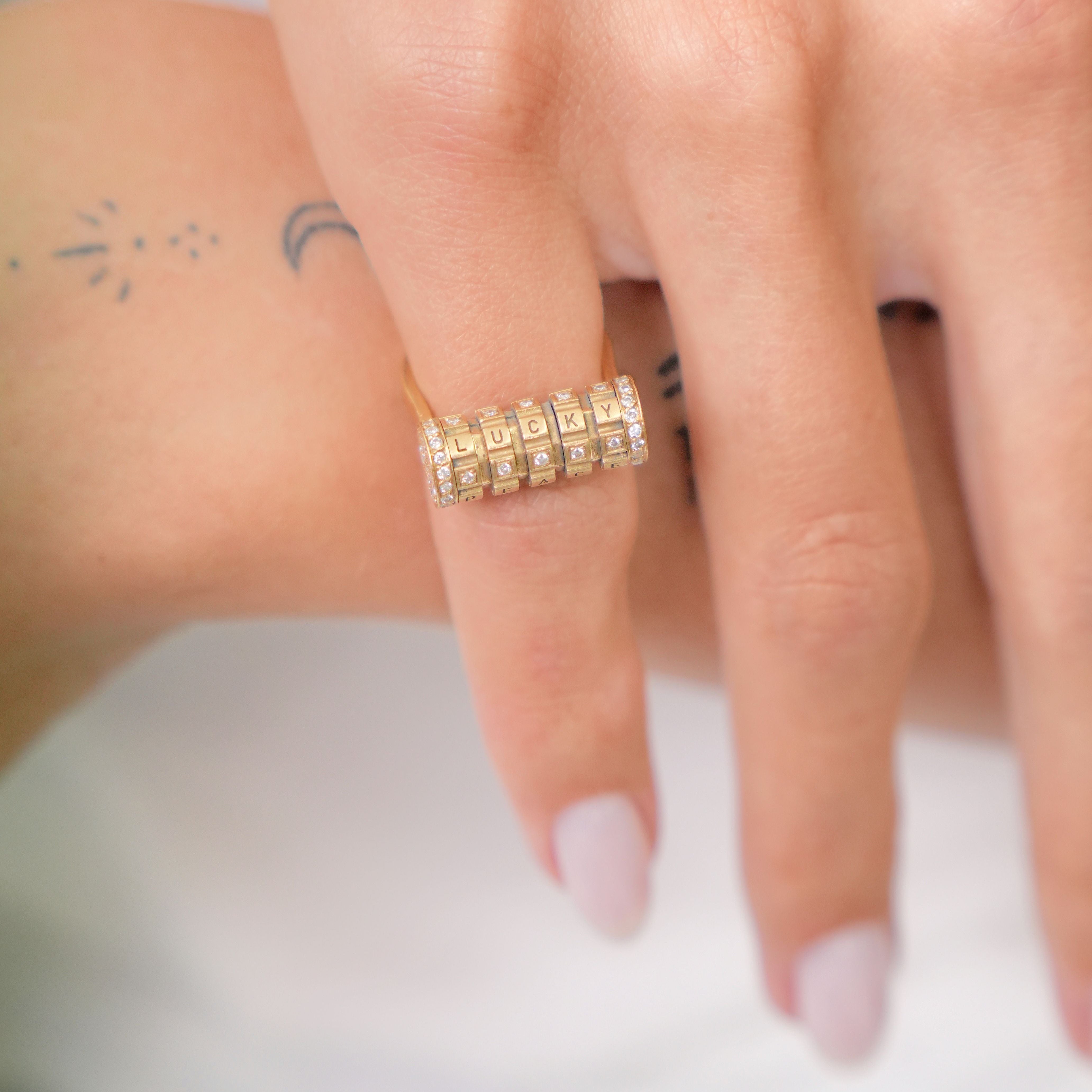 Bague Letters