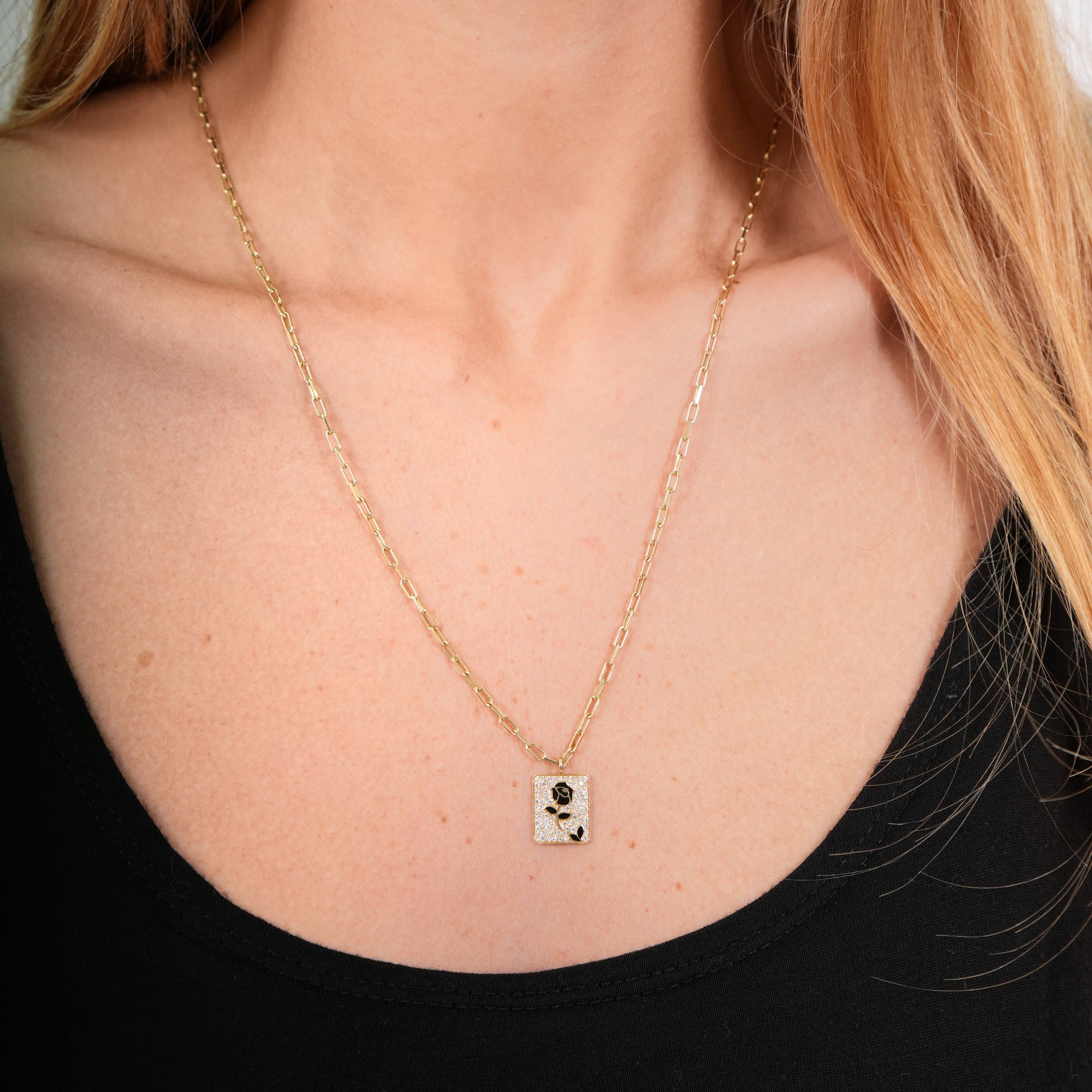 Collier Rose Noire pavé
